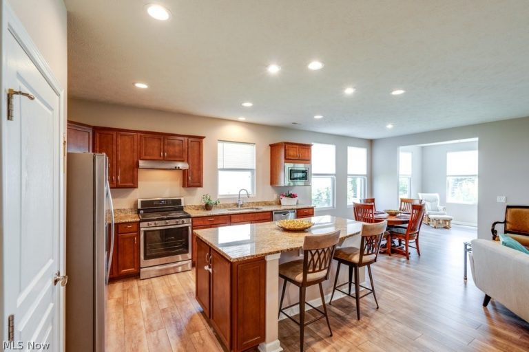 8081 Parkcroft Drive, Mentor, OH - Photo 8