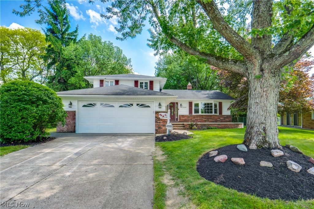 6366 Dunfield Drive, Mayfield Heights, OH