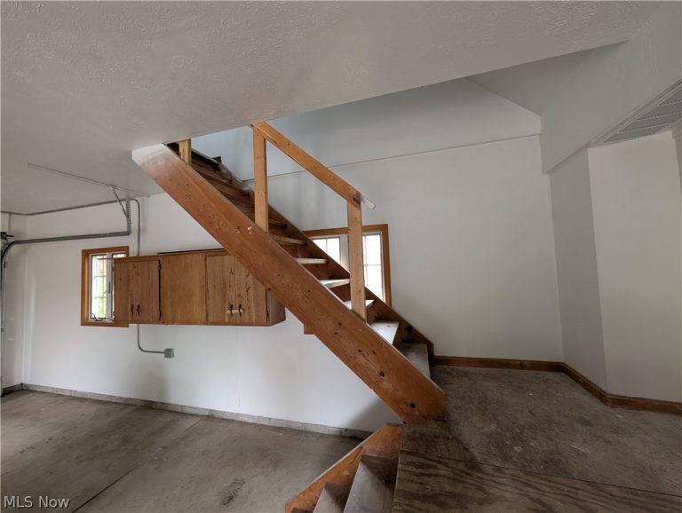 7353 Columbia, Olmsted Falls, OH - Photo 4