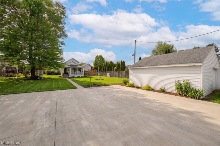 368 4th Drive, New Philadelphia, OH - Photo 2