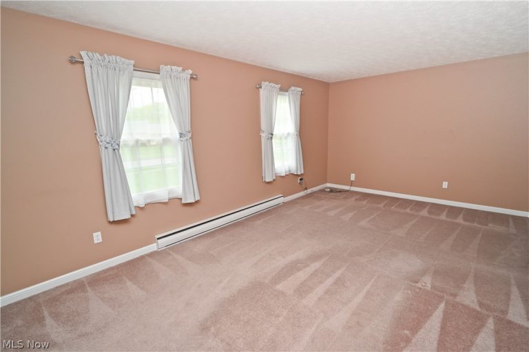 5618 London Drive, Austintown, OH - Photo 4