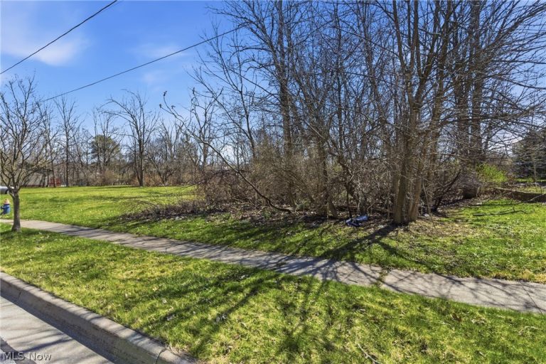 2048 Buchtel Street, Twinsburg, OH - Photo 6