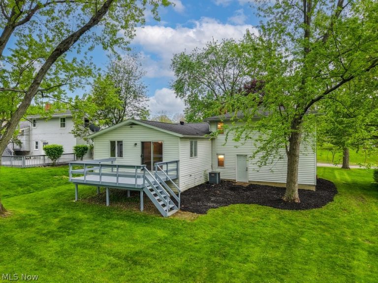 9331 Fairfield Drive, Twinsburg, OH - Photo 3