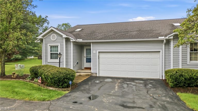 111 Greenfield Oval, Warren, OH - Photo 3