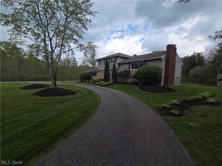 13047 Forest Road, Burton, OH - Photo 4