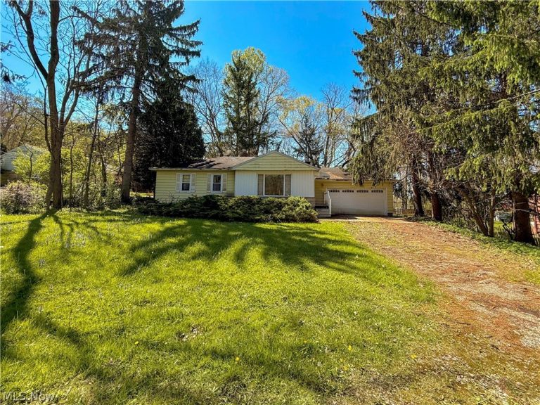 9187 Wallings Road, North Royalton, OH - Photo 2