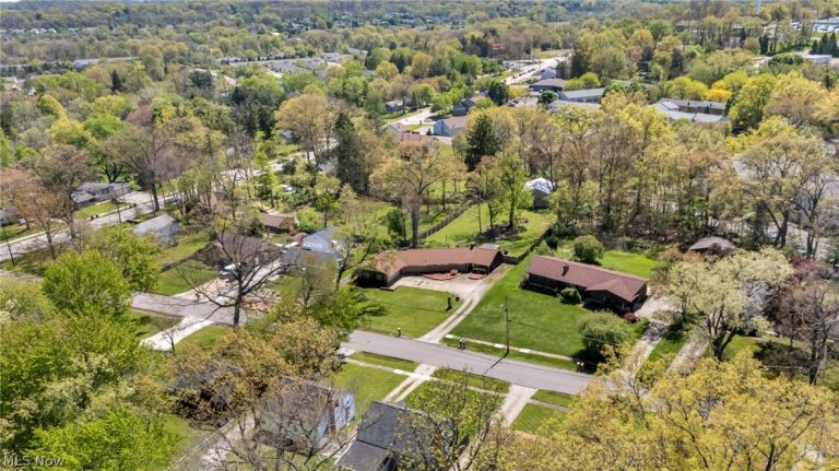 900 Magnolia Avenue, Cuyahoga Falls, OH - Photo 6