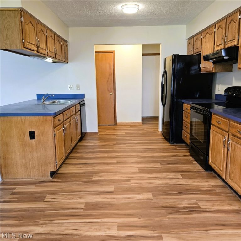 13968 Sprague Road, Middleburg Heights, OH - Photo 3