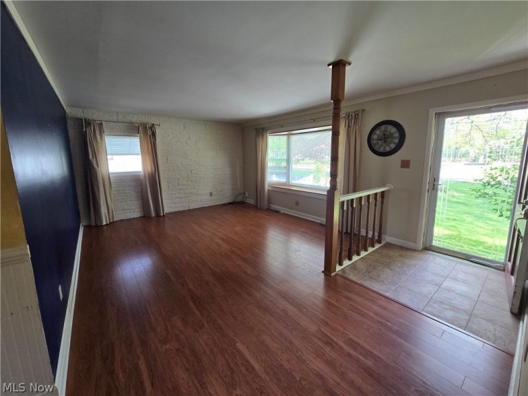 3923 Lake Road, Youngstown, OH - Photo 4