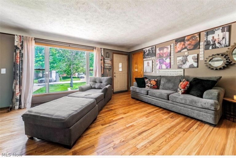 1866 Braeburn Park Drive, Euclid, OH - Photo 4