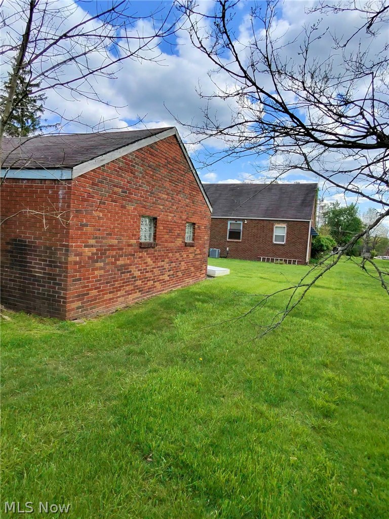 2156 Mcguffey Road, Youngstown, OH - Photo 7