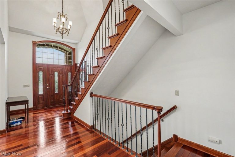 6291 Maypine Farm Boulevard, Highland Heights, OH - Photo 3