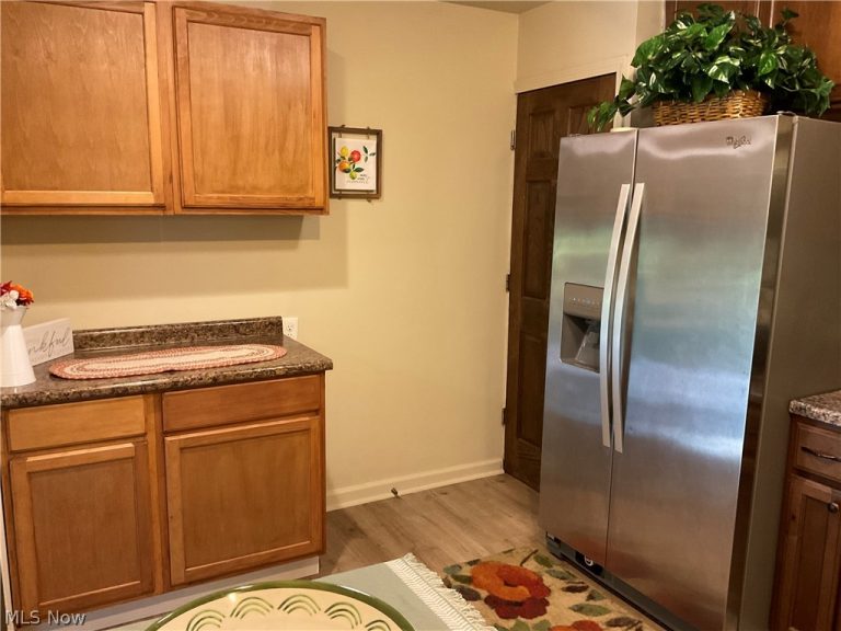 817 Broad Street, Conneaut, OH - Photo 4