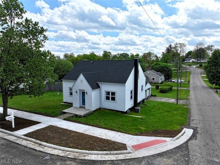 528 Maple Street, Sugarcreek, OH - Photo 4