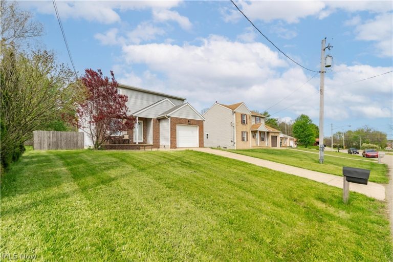 1624 Oberlin Avenue, Massillon, OH - Photo 2