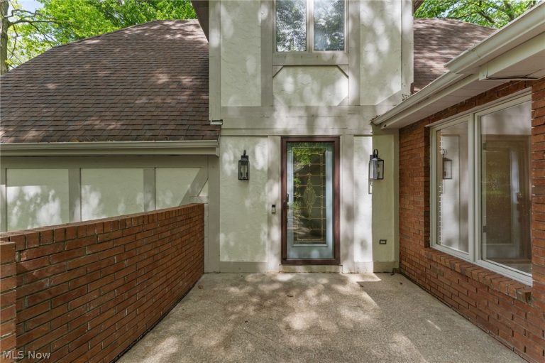6165 Grandridge Pointe Drive, Concord Twp, OH - Photo 5