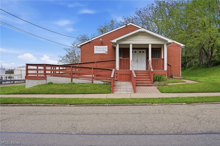 611 Hartford Avenue, Canton, OH - Photo 6