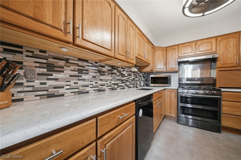 7147 Jester Place, Concord Twp, OH - Photo 8
