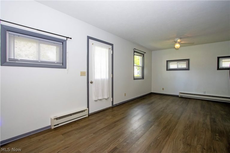 912 Jefferson Street, Orrville, OH - Photo 2