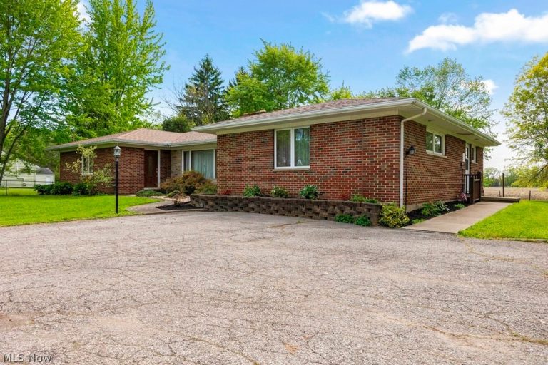 13720 Durkee Road, Grafton, OH - Photo 3