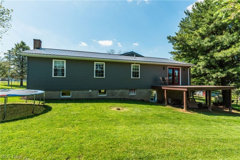 8059 Township Road 562, Holmesville, OH - Photo 6