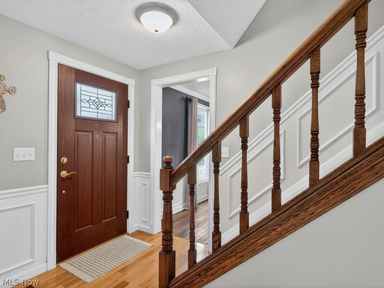 3577 Antony Drive, Broadview Heights, OH - Photo 2