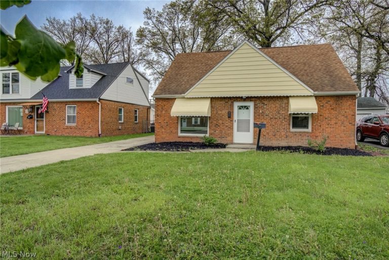 4706 158th Street, Cleveland, OH - Photo 2