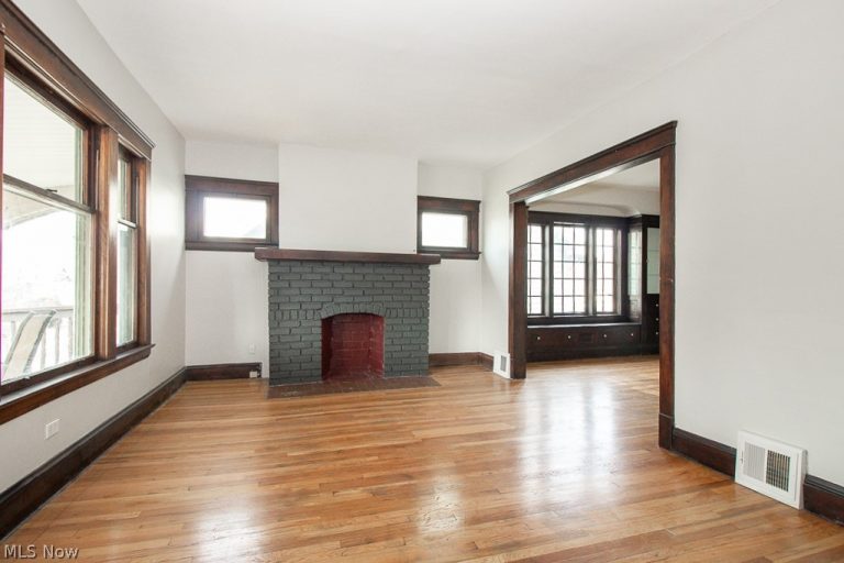 1295 Jackson Avenue, Lakewood, OH - Photo 2