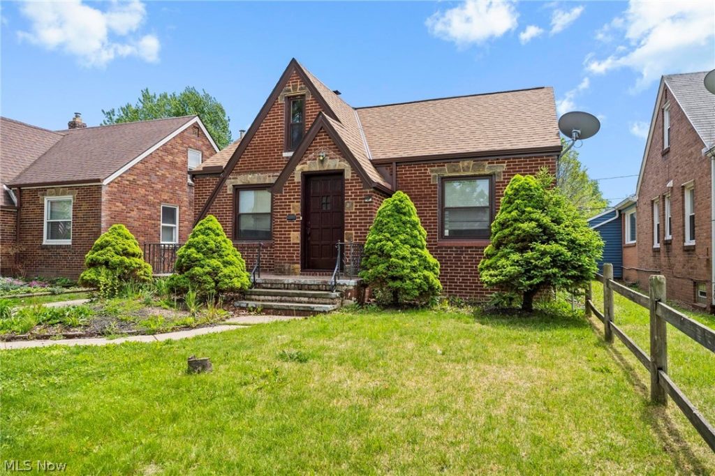 13613 Clifford Avenue, Cleveland, OH
