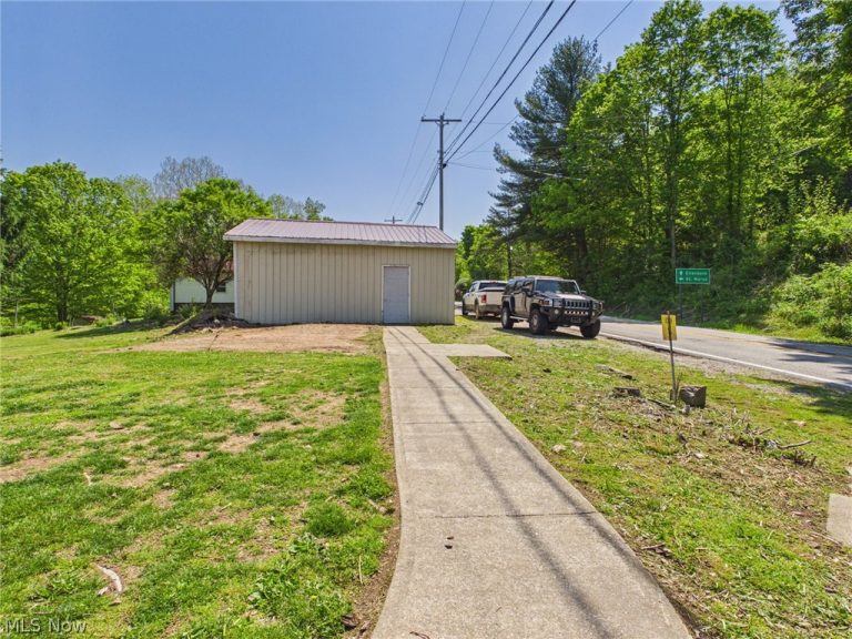 44 Glendale Road, Cairo, WV - Photo 3