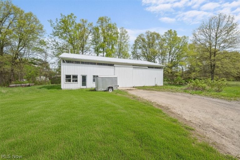 13875 Cowley Road, Columbia Station, OH - Photo 4