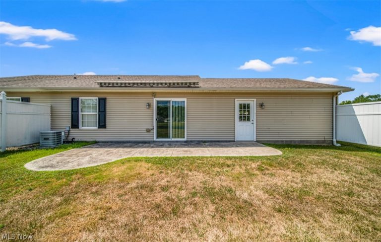 309 Woodland Way #A, Jefferson, OH - Photo 6