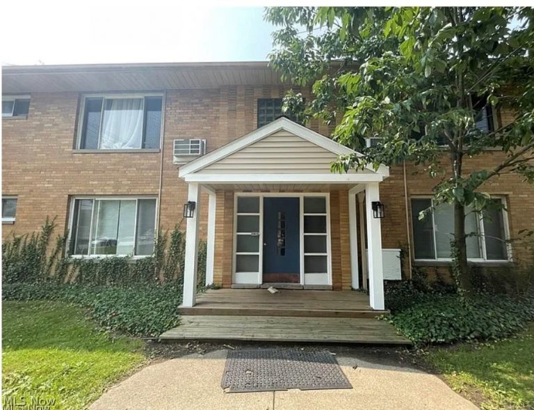1560 Wagar, Rocky River, OH, 44116