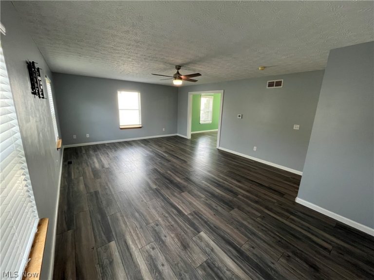 835 Yorkshire Drive, Ravenna, OH - Photo 8