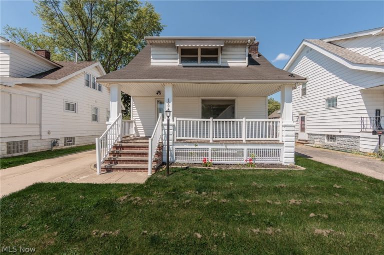 4004 41st Street, Newburgh Heights, OH, 44105