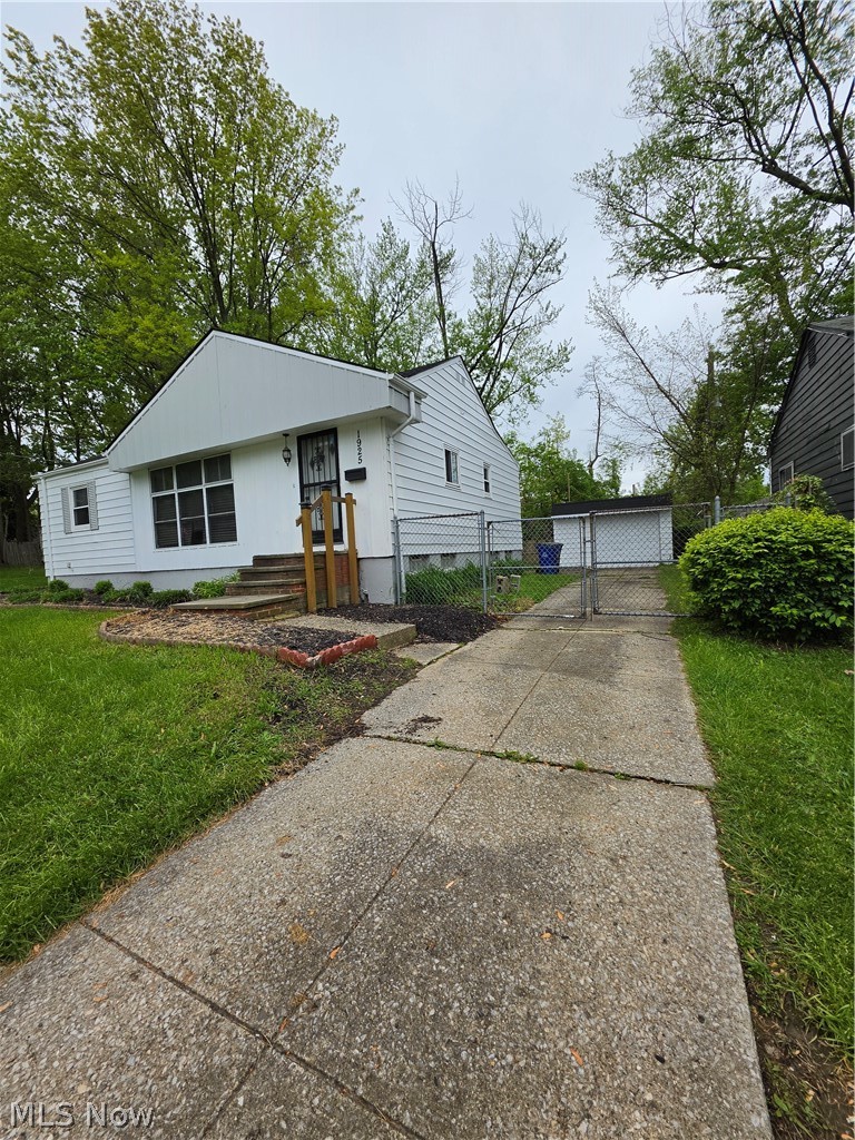 1925 Ridgehill Road, Cleveland, OH - Photo 3