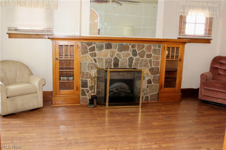 323 Hazelwood Avenue, Youngstown, OH - Photo 4