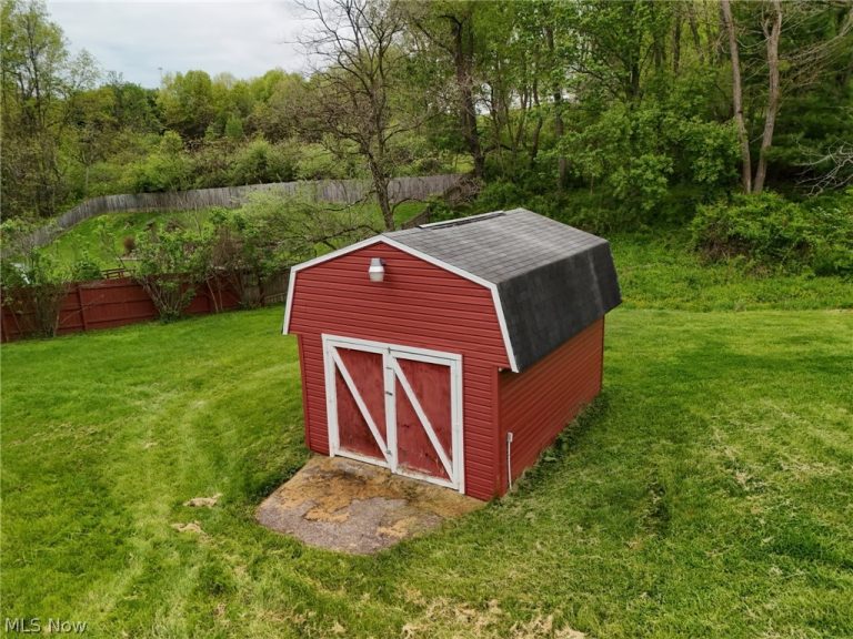 120 Bonnie Beth Drive, Wellsburg, WV - Photo 8