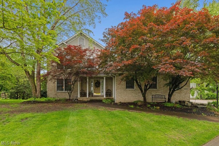 6962 Mapleridge Circle, Canton, OH - Photo 2