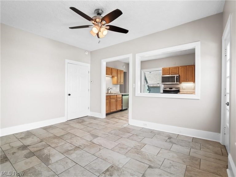 6110 Clinton Avenue #2, Cleveland, OH - Photo 8