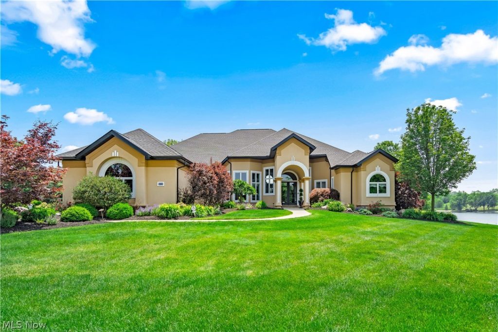 6510 Foxglove Drive, Medina, OH