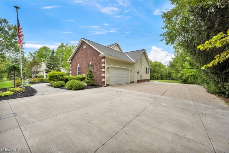 12105 Girdled Road, Concord Twp, OH - Photo 3