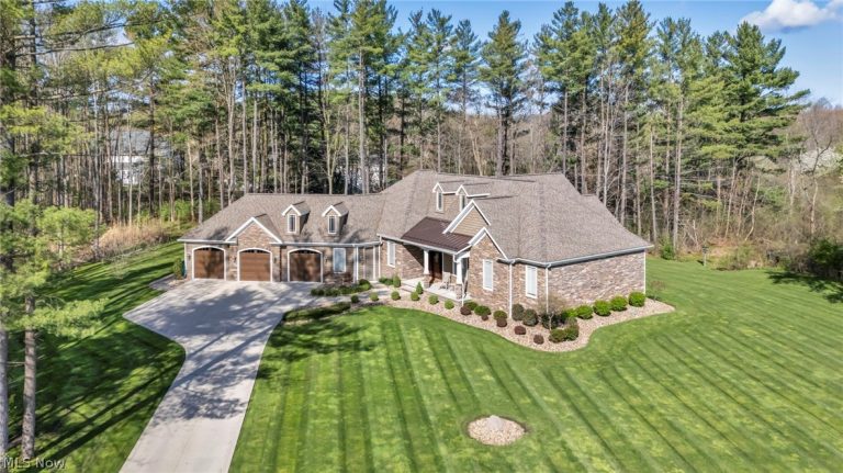 12690 Barrington Lane, Chesterland, OH - Photo 3