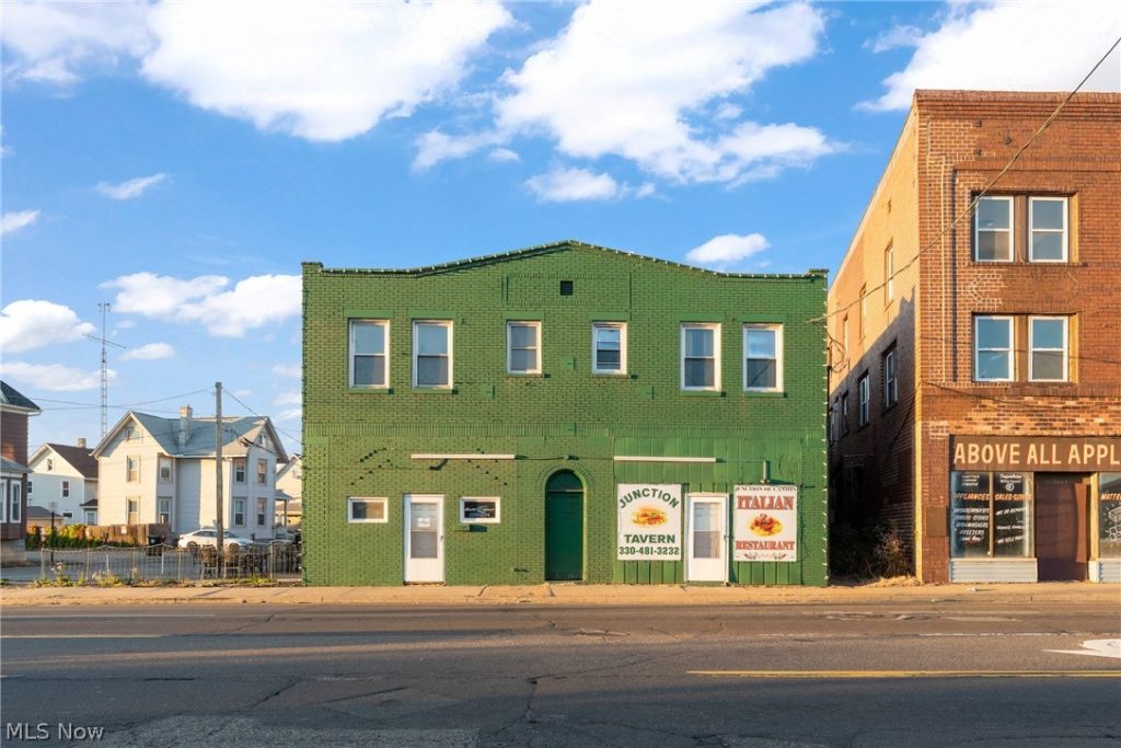 3013 Tuscarawas Street, Canton, OH