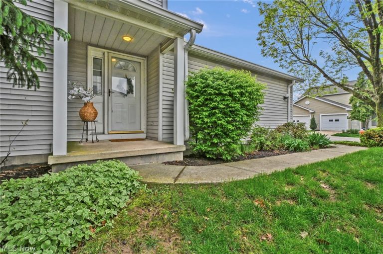 833 Overlook Ridge Drive, Cleveland, OH - Photo 2