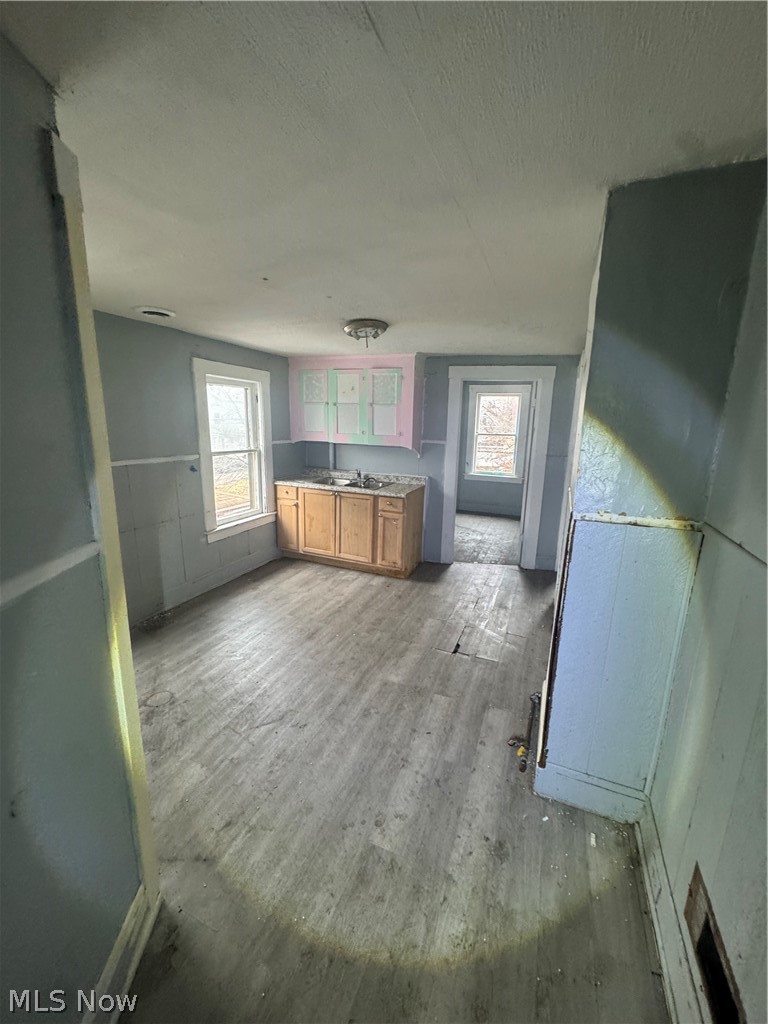 3008 Roanoke Avenue, Cleveland, OH - Photo 3
