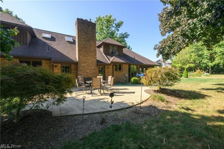 963 Mansion Circle, Barberton, OH - Photo 5