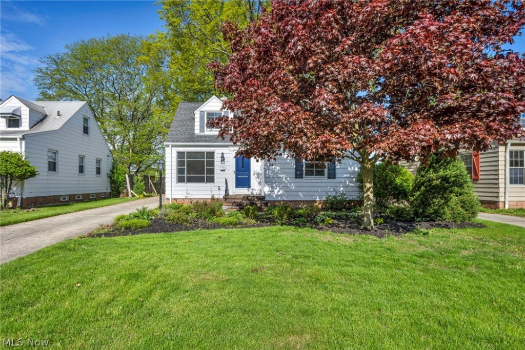 7198 Greenleaf Avenue, Parma, OH