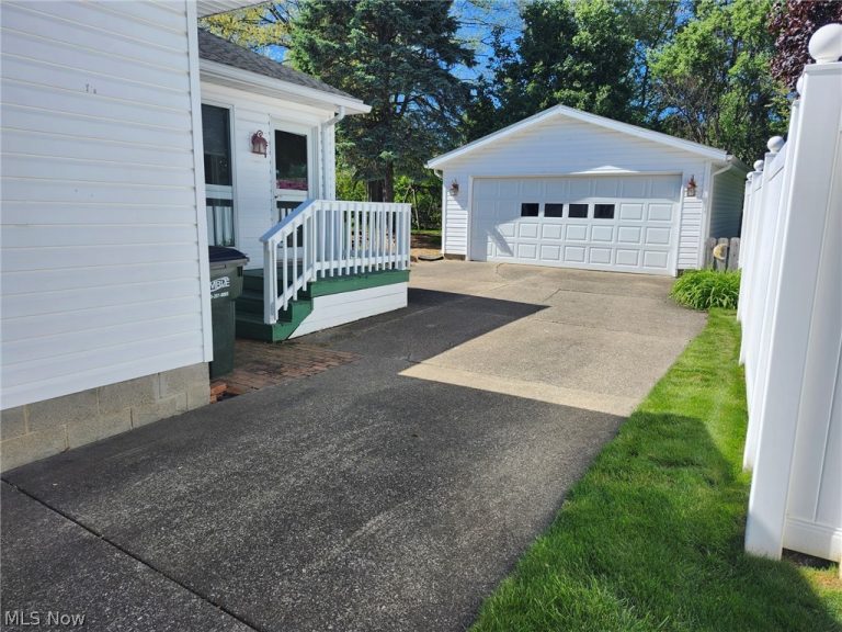 3669 Prospect Street, Mogadore, OH - Photo 3