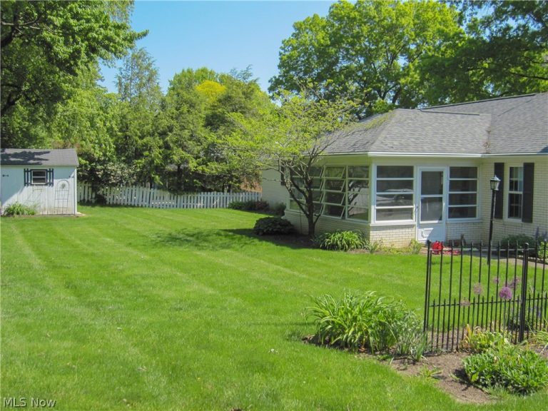 7351 Starcliff Avenue, North Canton, OH - Photo 5